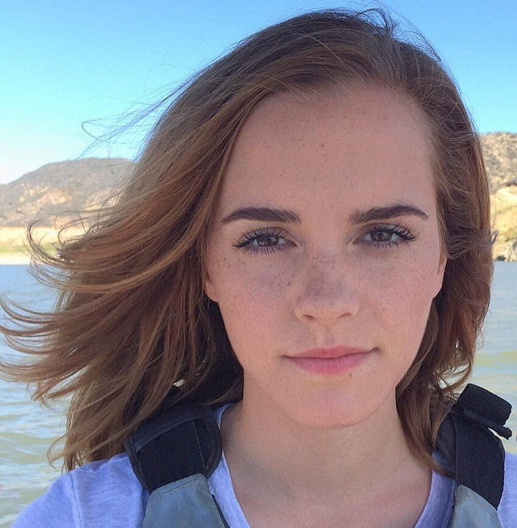 l2BkDpj9 Emma Watson 1 01.jpg